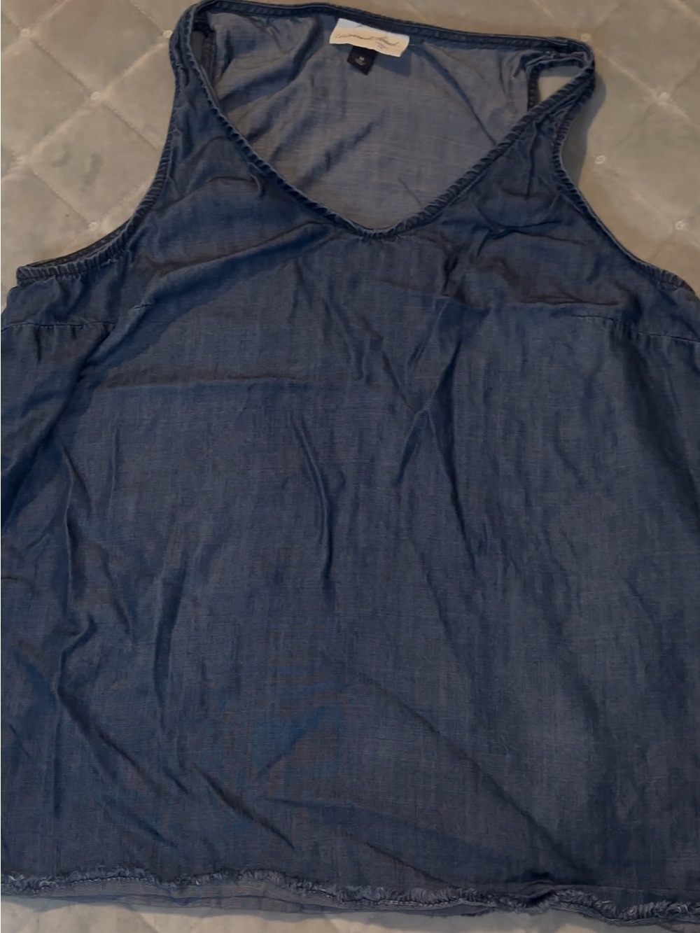 Universal Thread Chambray V-Neck Tank in Indigo